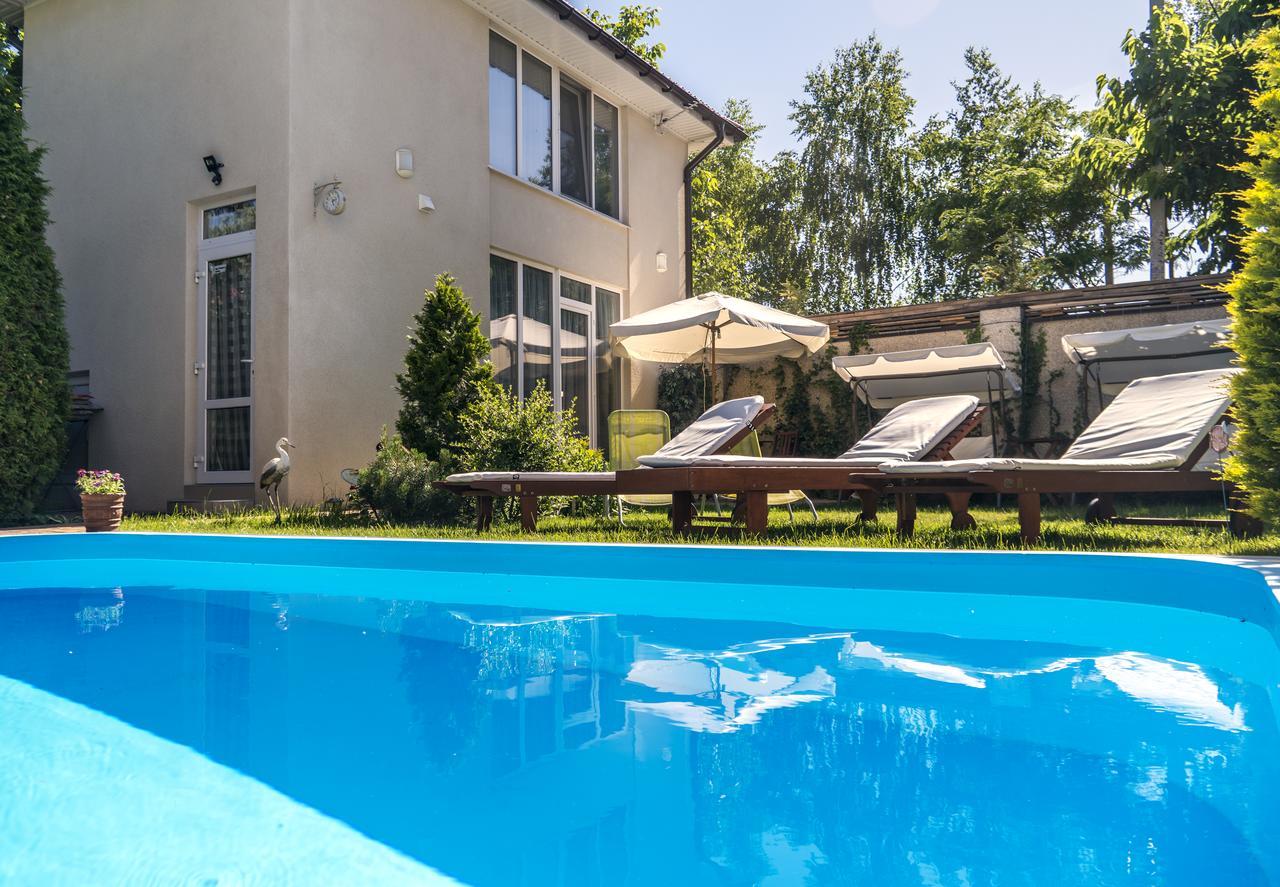 Guest House Butterfly Wing Odessa Exterior foto