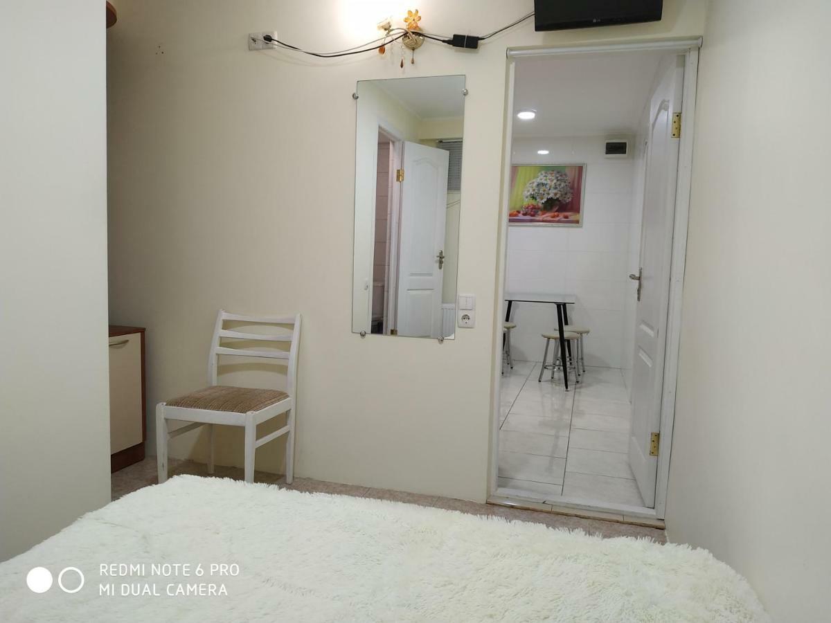 Guest House Butterfly Wing Odessa Exterior foto